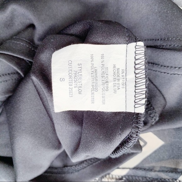 As U Wish • Short Sleeve Chevron Print Shift Dress, Black/Beige, Size Small - Picture 13 of 14